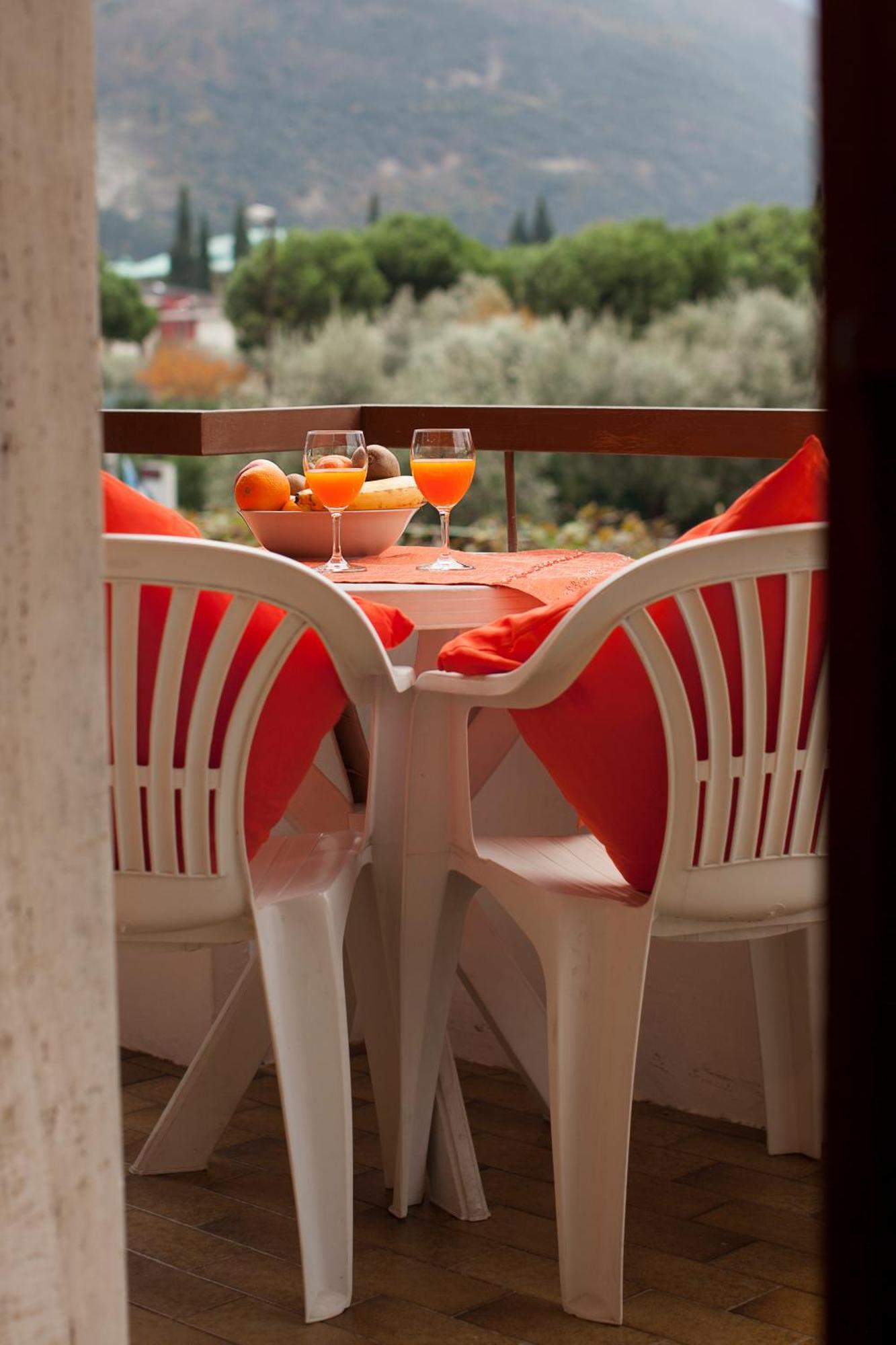 Apartamento Casa Lucia Torbole Sul Garda Habitación foto